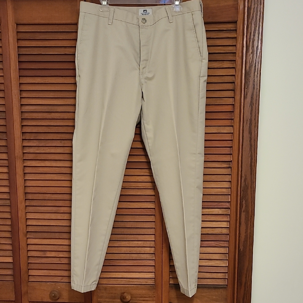 Mens Khaki Pants, Lee Relaxed Fit